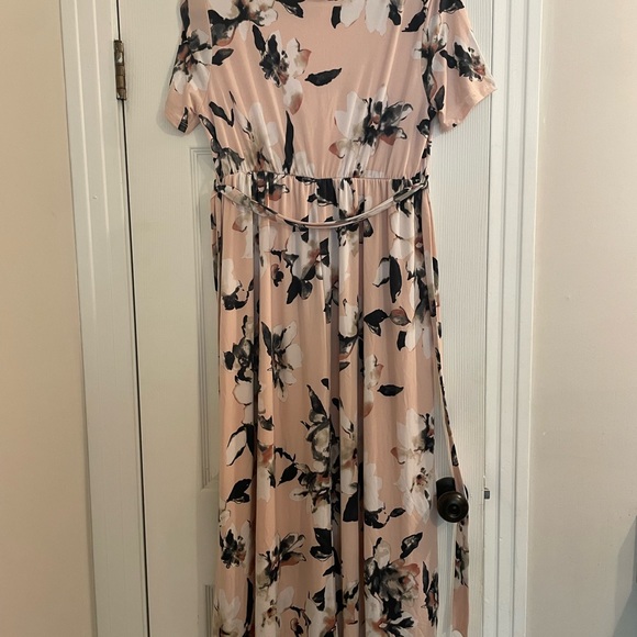 NWT Pinkblush Pink Floral Maternity Dress - Picture 3 of 3